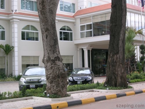 1-luxury-cars.jpg
