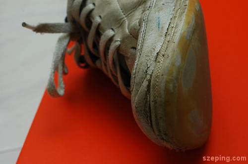 shoes_old.jpg