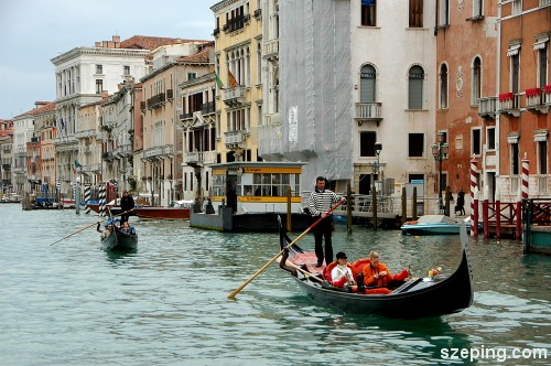 venice-gondola.jpg
