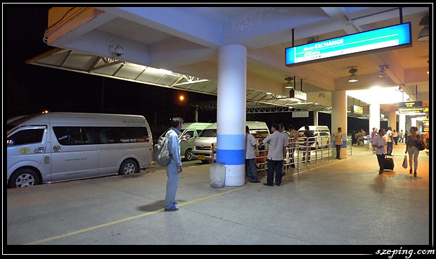 phuket-001-airport.jpg