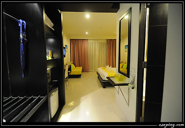 phuket-006-room1.jpg
