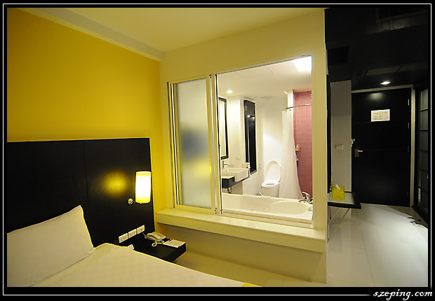 phuket-007-room2.jpg