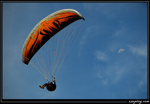 phuket-052-naiharnparaglide03.jpg